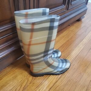Burberry  Made in Italy Footwear Authentic Rain Boots Womens Sz 38